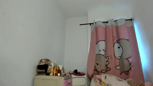 maddiex77, modelo webcam de Chaturbate: fotos