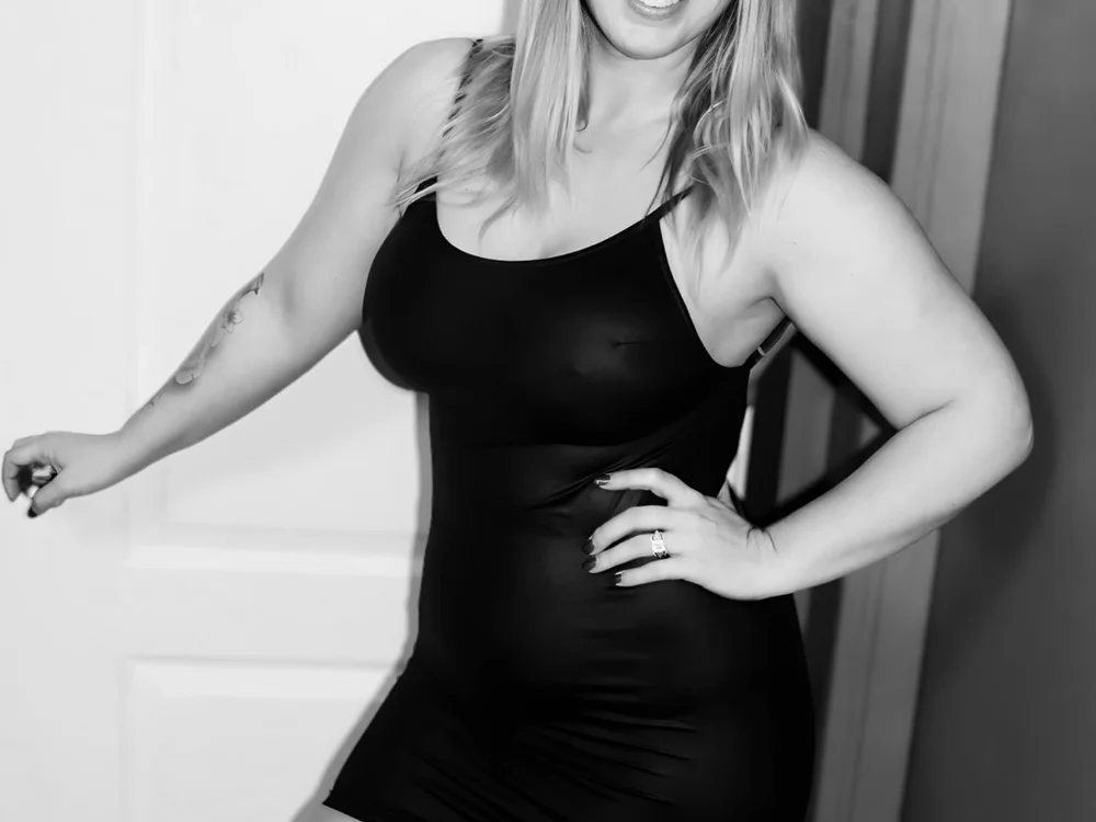 Preview photo of webcam model lucyallen4201 on Stripchat