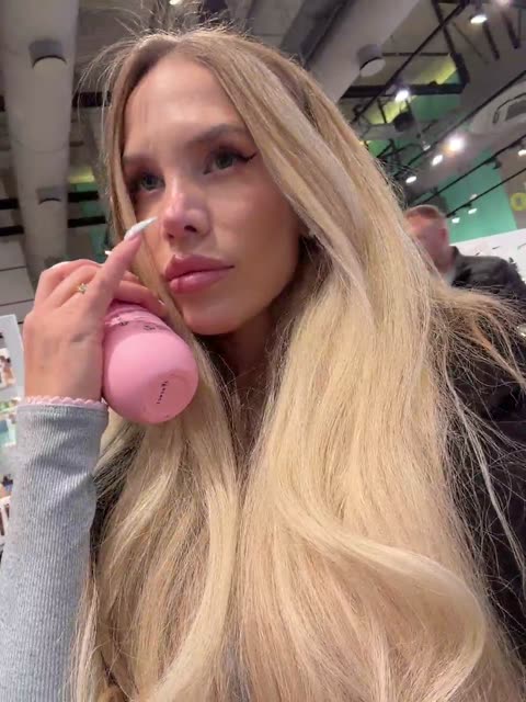 blondinochkaa — BongaCams वेबकैम मॉडल: फ़ोटो