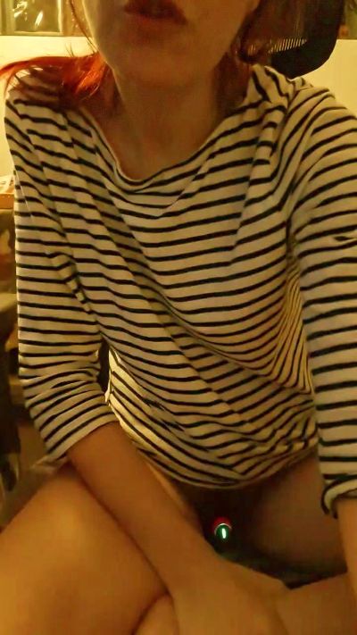 Preview photo of webcam model bella96 on Cam4