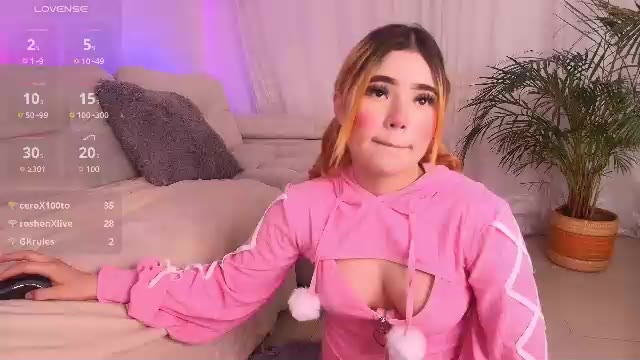 mialuxee_, model webcam de Chaturbate: fotos