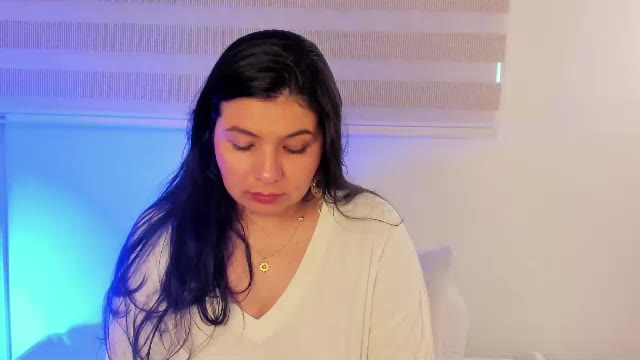 miadanielss (Chaturbate): nuotraukos, profilis
