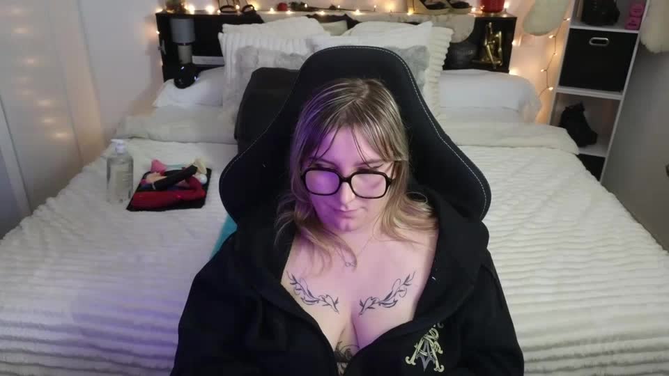 elvinnalafrancaise – уебкам модел в XloveCam: снимки