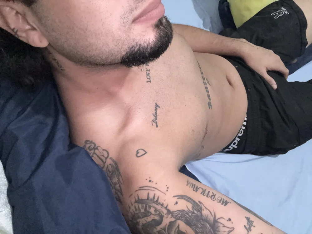 Preview photo of webcam model Noah_mill on Stripchat