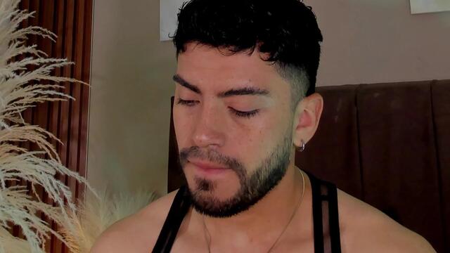 brian-kim — Flirt4Free 直播模特：照片与资料
