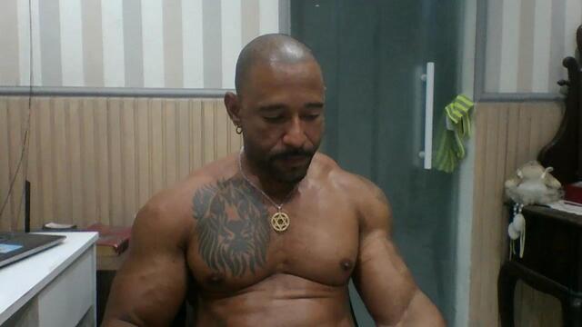 Preview photo of webcam model hebert-gomes on Flirt4Free