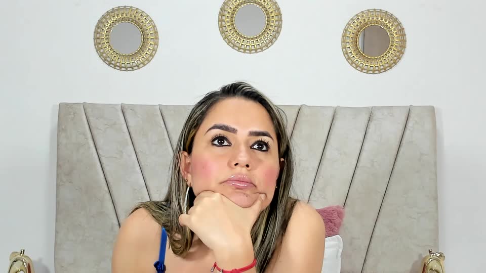 sofyjolie: عارضة كاميرا ويب على XloveCam