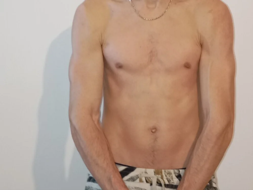 Preview photo of webcam model Batboy94 on Stripchat