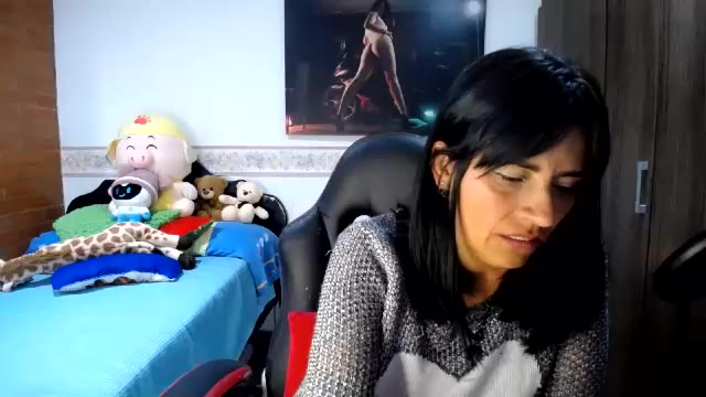 sharoon__cherry_, modelo webcam do Chaturbate: fotos