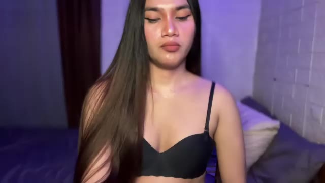 urhottylicious_cum na Chaturbate: zdjęcia i profil