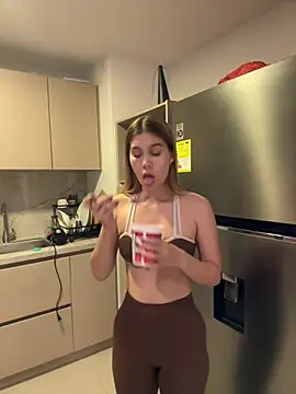 Nikii__, cam model su Stripchat: foto