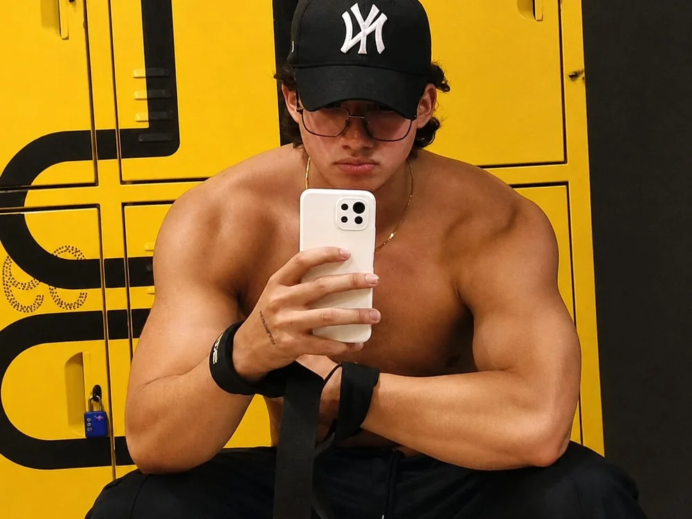 Axxel_Muscle — Stripchat ওয়েবক্যাম মডেল: ছবি