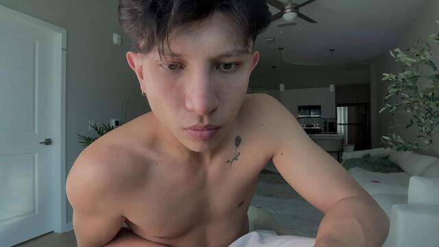 valentino-tusso, model webcam de Flirt4Free: fotos