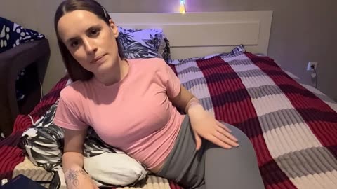 Preview photo of webcam model oliviamir on BongaCams
