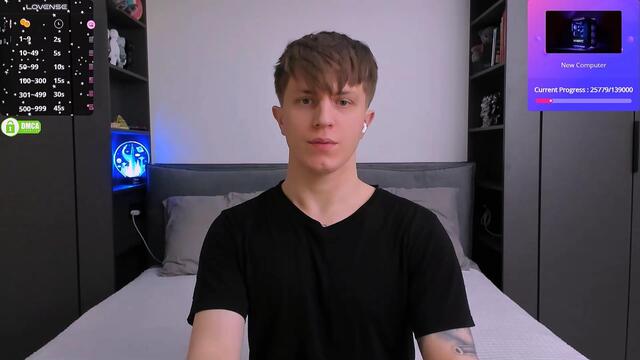 Preview photo of webcam model curtis-crew on Flirt4Free