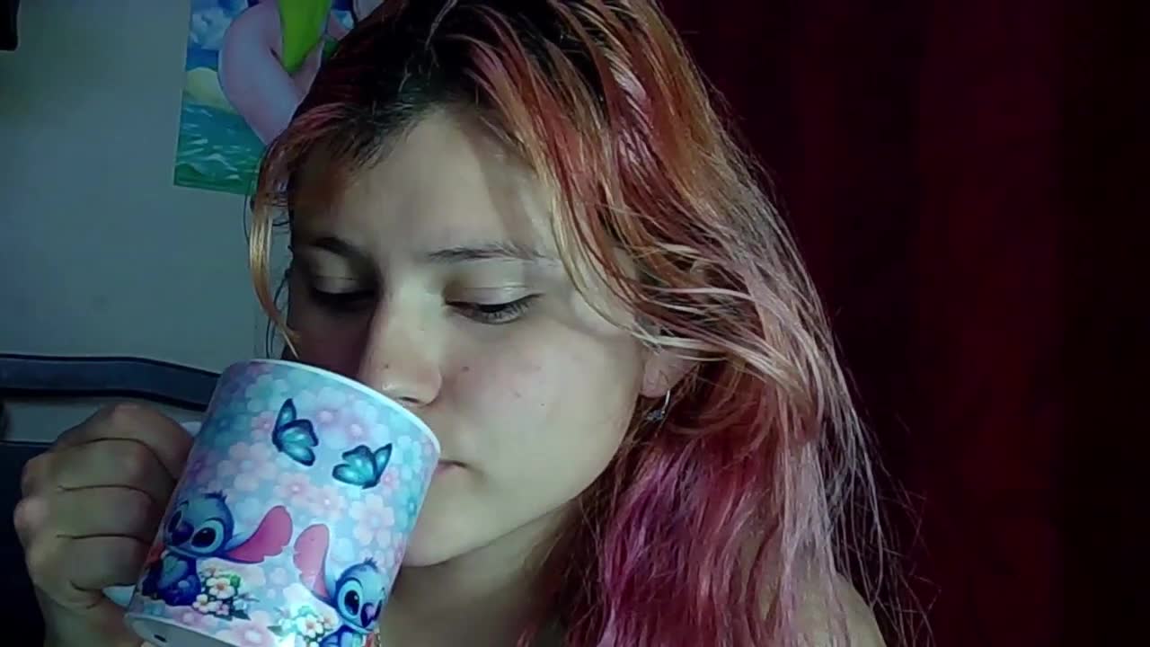 starelii na XloveCam: slike in profil