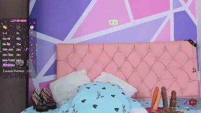 Preview photo of webcam model horny_housex on Cam4