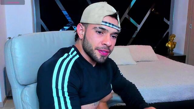 ray-torres – Flirt4Free webkamerás modell