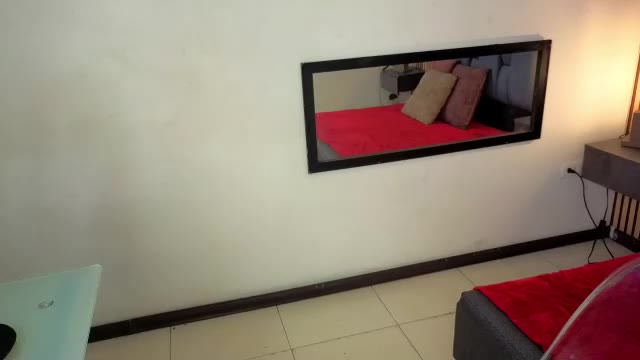 alanarousex, modelo webcam de Chaturbate: fotos