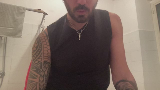 Preview photo of webcam model alessandromori9 on Cam4