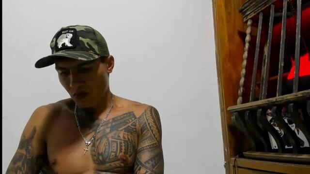 Preview photo of webcam model abrahan-a on Flirt4Free