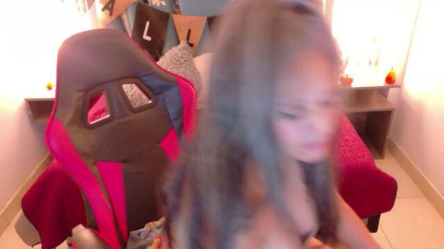 alaynna-maire – Flirt4Free webkamerás modell