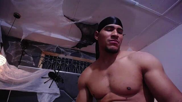 Preview photo of webcam model teddy-fit on Flirt4Free