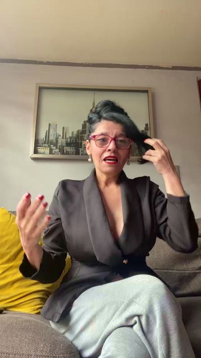 monttychilena – Cam4 webkamerás modell