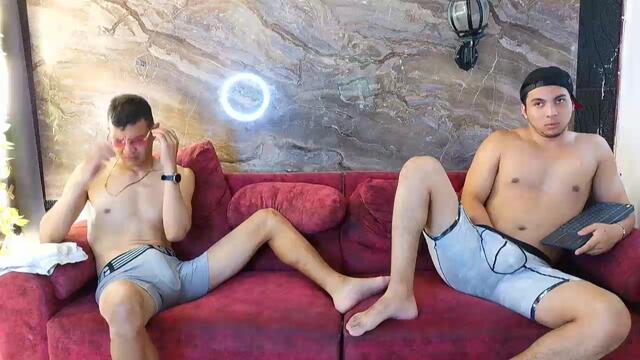 diamond-boys: عارضة كاميرا ويب على Flirt4Free