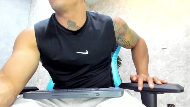 joseph-core, вебкам модел на Flirt4Free: слике