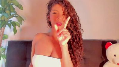 Preview photo of webcam model miakirshner on Cam4