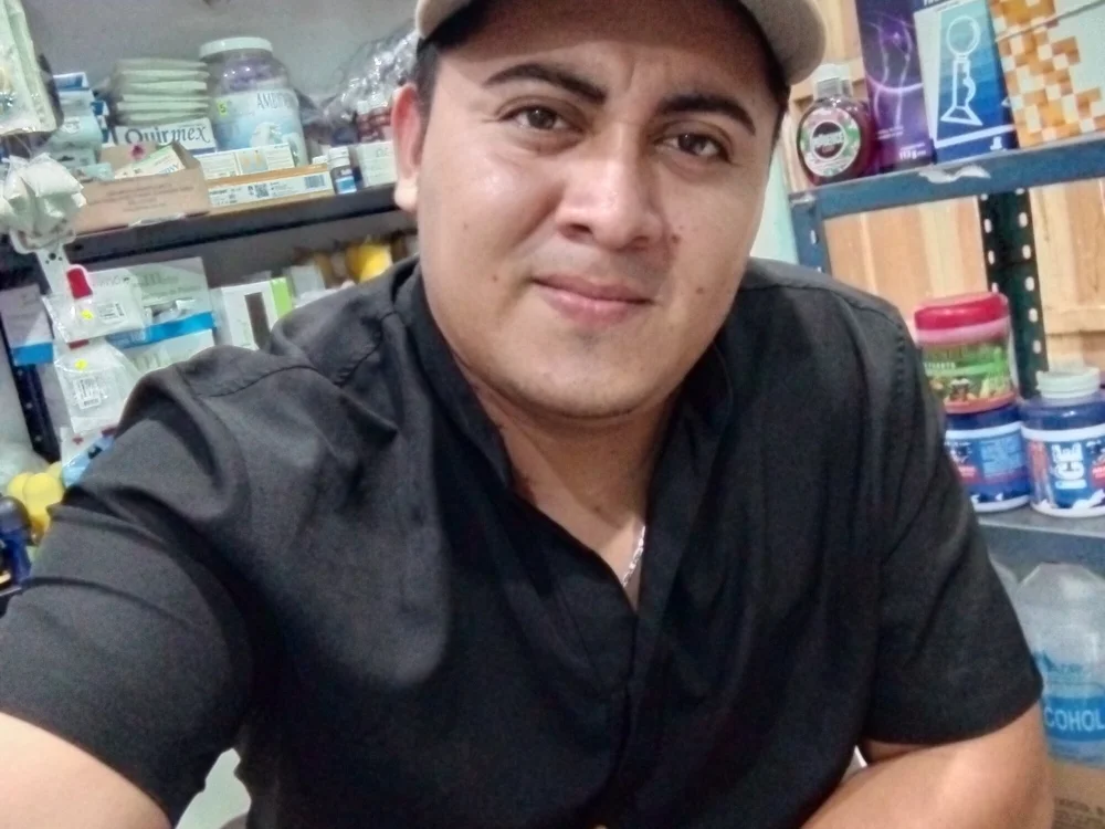 Preview photo of webcam model ese_wero on Stripchat