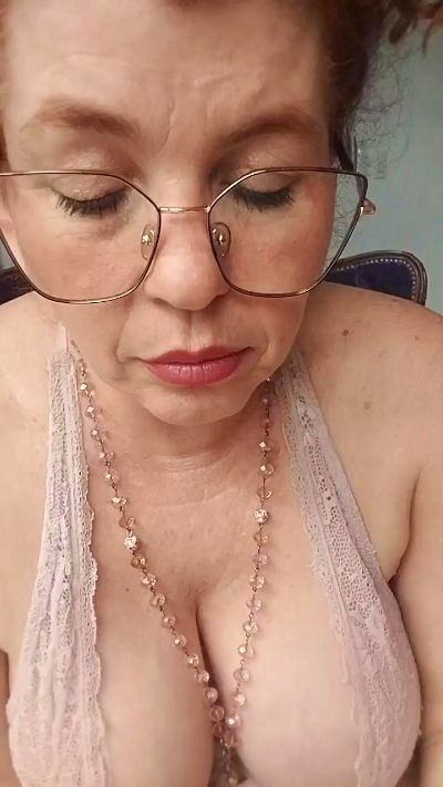 roxybykiss – уебкам модел в Cam4: снимки