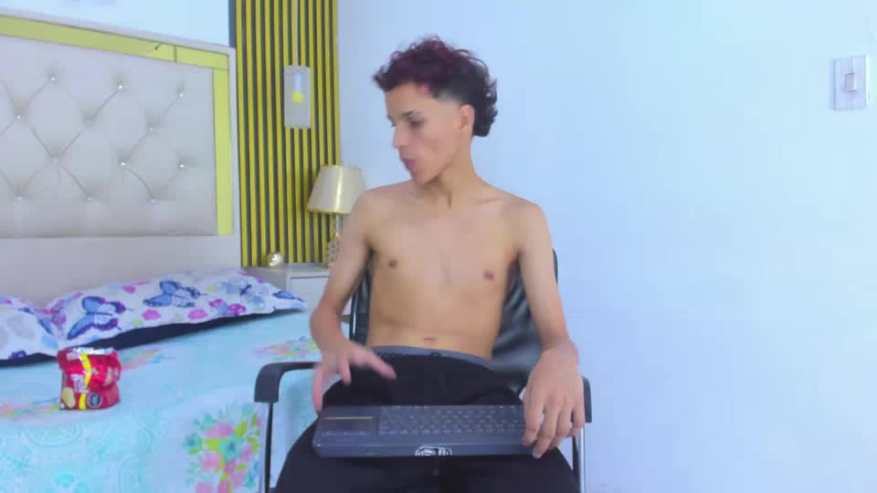 justinsecret, model webcam de XloveCam: fotos