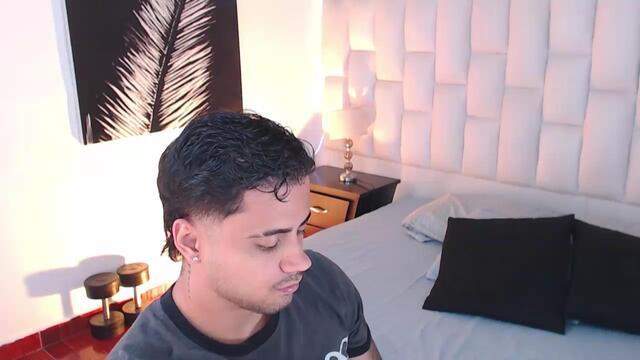 aiden-owens – Flirt4Free webkamerás modell