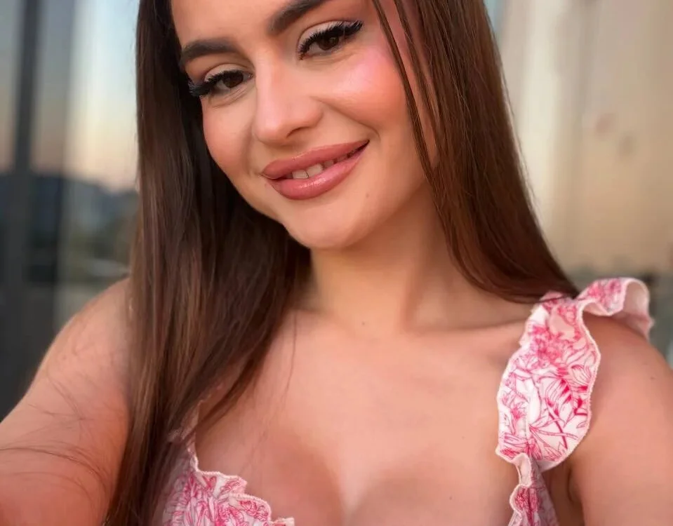 KaylaBray — Stripchat 直播模特：照片与资料