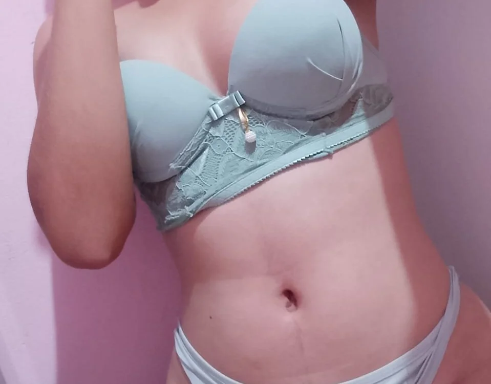 yuno_sz – Stripchat webkamerás modell