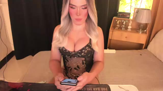 lilymonstercock – Chaturbate modeli, fotoğraflar