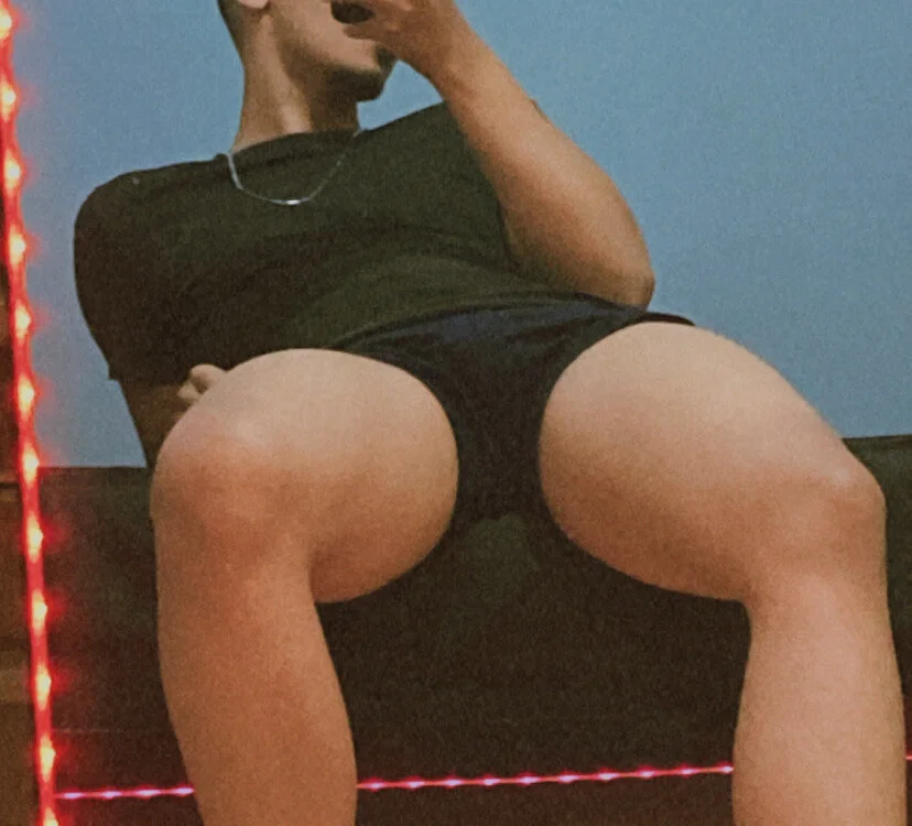 gustavobrasilxxx, webcammodell på Stripchat: bilder