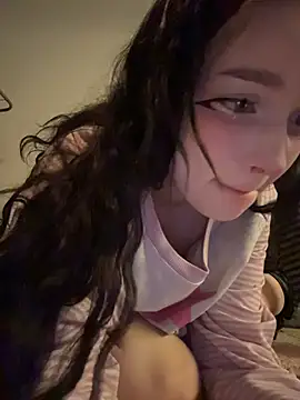 Baby_Tiny — Stripchat ওয়েবক্যাম মডেল: ছবি