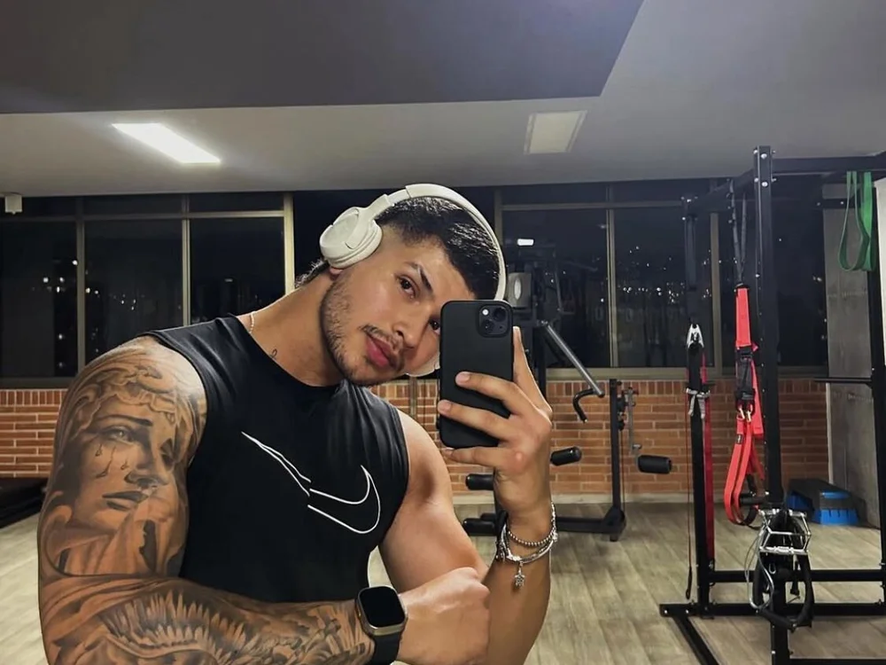 Santos_ramirez1: عارضة كاميرا ويب على Stripchat