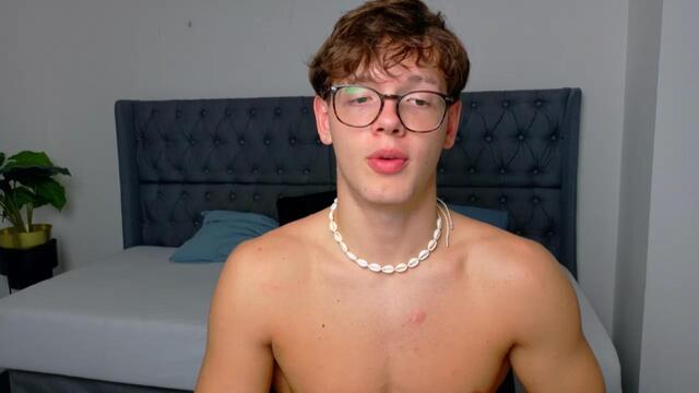 zac-ruffalo: عارضة كاميرا ويب على Flirt4Free