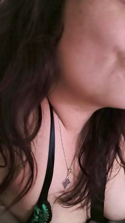 almapagana, webcammodel på Cam4: fotos