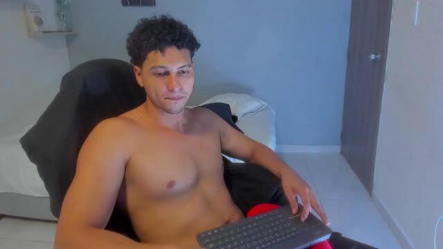kris-khalifa di Flirt4Free: foto model webcam