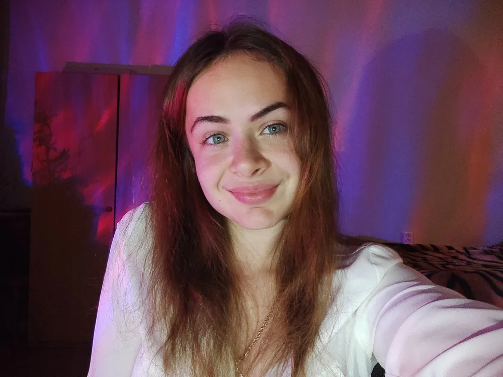Preview photo of webcam model Your___Hope on Stripchat