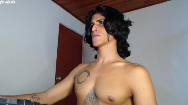 Preview photo of webcam model noah-kooper on Flirt4Free