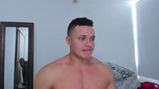Preview photo of webcam model levi-shane on Flirt4Free