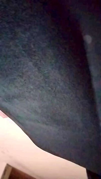 caedumar na Cam4: slike in profil