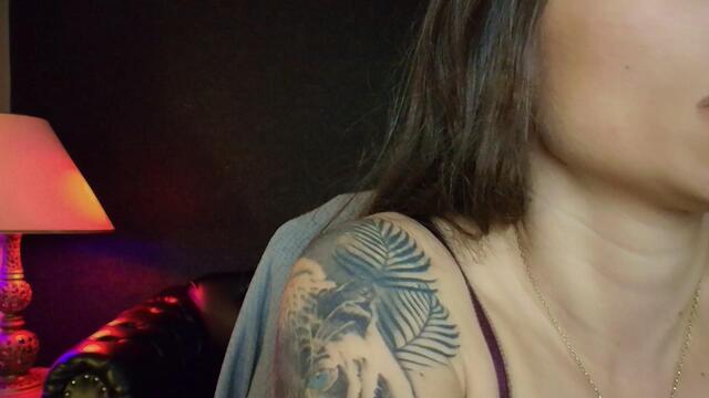 mia-f, model webcam de Flirt4Free: fotos
