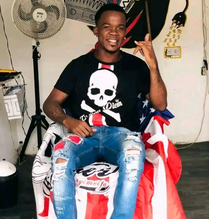 negritocaliente10, webcammodel op Stripchat: foto's